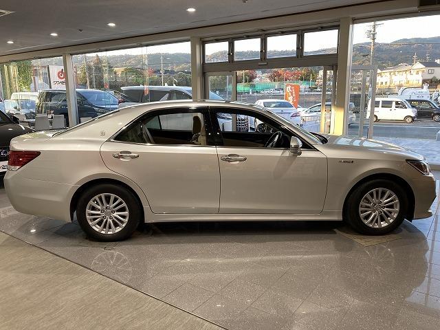 クラウンハイブリッド ロイヤルサルーン　禁煙車　アドバンストパッケージ　レーダークルーズ　クリランスソナー　トヨタセーフティセンス　プリクラッシュ　ＬＥＤヘッドライト　メーカーナビゲーション　バックモニター　パワーシート　シートヒーター（15枚目）