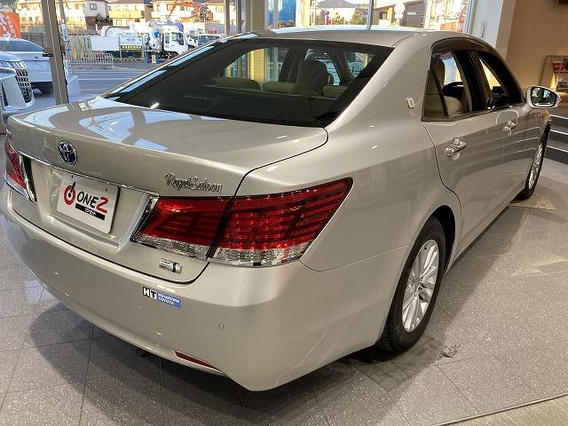 クラウンハイブリッド ロイヤルサルーン　禁煙車　アドバンストパッケージ　レーダークルーズ　クリランスソナー　トヨタセーフティセンス　プリクラッシュ　ＬＥＤヘッドライト　メーカーナビゲーション　バックモニター　パワーシート　シートヒーター（18枚目）