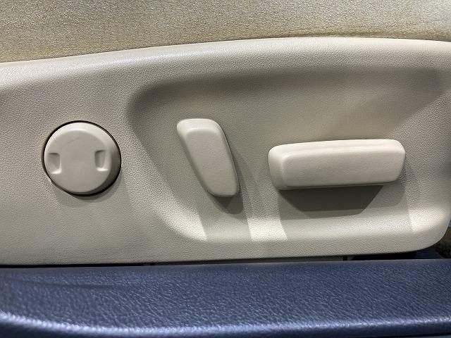 クラウンハイブリッド ロイヤルサルーン　禁煙車　アドバンストパッケージ　レーダークルーズ　クリランスソナー　トヨタセーフティセンス　プリクラッシュ　ＬＥＤヘッドライト　メーカーナビゲーション　バックモニター　パワーシート　シートヒーター（59枚目）