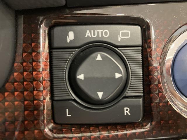 クラウンハイブリッド ロイヤルサルーン　禁煙車　アドバンストパッケージ　レーダークルーズ　クリランスソナー　トヨタセーフティセンス　プリクラッシュ　ＬＥＤヘッドライト　メーカーナビゲーション　バックモニター　パワーシート　シートヒーター（60枚目）