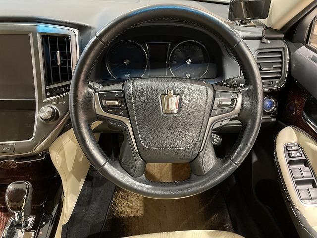 クラウンハイブリッド ロイヤルサルーン　禁煙車　アドバンストパッケージ　レーダークルーズ　クリランスソナー　トヨタセーフティセンス　プリクラッシュ　ＬＥＤヘッドライト　メーカーナビゲーション　バックモニター　パワーシート　シートヒーター（77枚目）