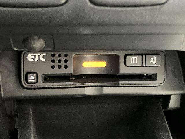 インスパイア ベースグレード　禁煙車　クルーズコントロール　純正１７インチＡＷ　ＨＩＤヘッドライト　クロハーフレザーシート　パワーシート　メーカーナビゲーション　スマートキー　ビルトインＥＴＣ（7枚目）