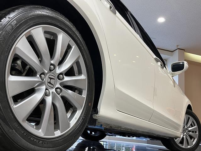 インスパイア ベースグレード　禁煙車　クルーズコントロール　純正１７インチＡＷ　ＨＩＤヘッドライト　クロハーフレザーシート　パワーシート　メーカーナビゲーション　スマートキー　ビルトインＥＴＣ（11枚目）