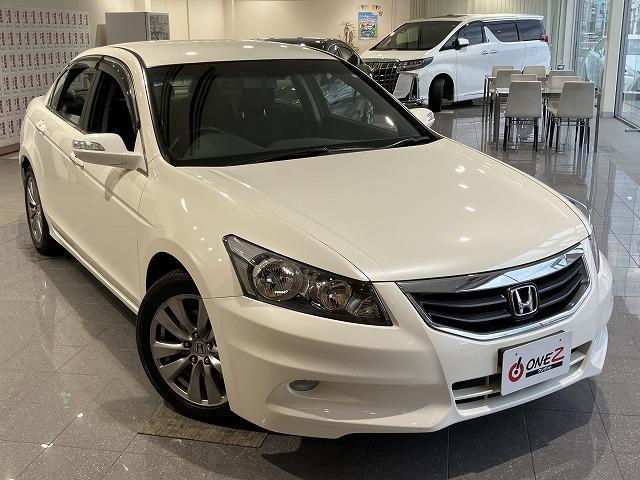 インスパイア ベースグレード　禁煙車　クルーズコントロール　純正１７インチＡＷ　ＨＩＤヘッドライト　クロハーフレザーシート　パワーシート　メーカーナビゲーション　スマートキー　ビルトインＥＴＣ（17枚目）