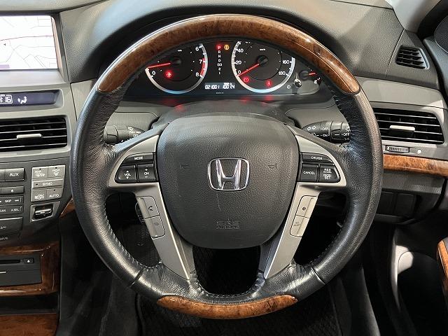 インスパイア ベースグレード　禁煙車　クルーズコントロール　純正１７インチＡＷ　ＨＩＤヘッドライト　クロハーフレザーシート　パワーシート　メーカーナビゲーション　スマートキー　ビルトインＥＴＣ（65枚目）