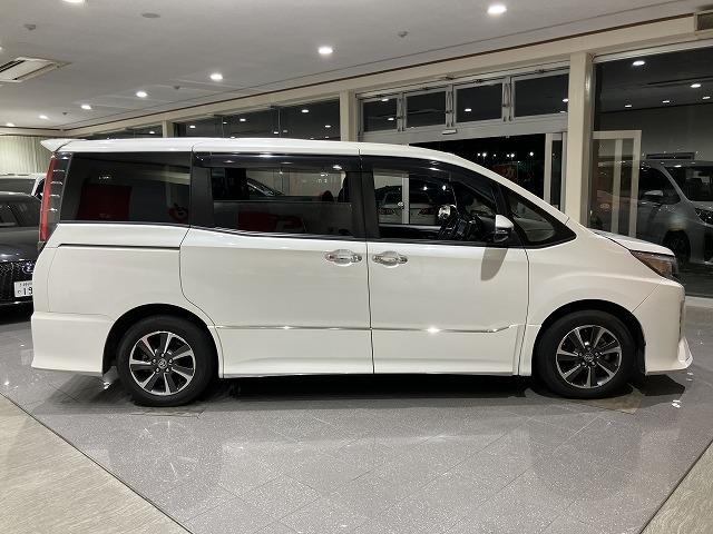 ノア Ｓｉ　ダブルバイビーＩＩ　禁煙　トヨタセーフティセンス　プリクラッシュ　クルーズコントロール　クリアランスソナー　両側パワースライドドア　ＬＥＤヘッドライト　オートハイビーム　純正１６インチＡＷ　クロハーフレザーシート　ＥＴＣ（15枚目）