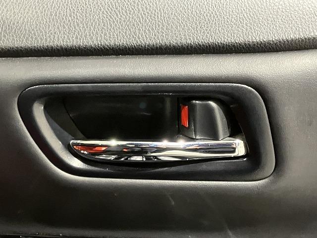 ノア Ｓｉ　ダブルバイビーＩＩ　禁煙　トヨタセーフティセンス　プリクラッシュ　クルーズコントロール　クリアランスソナー　両側パワースライドドア　ＬＥＤヘッドライト　オートハイビーム　純正１６インチＡＷ　クロハーフレザーシート　ＥＴＣ（49枚目）