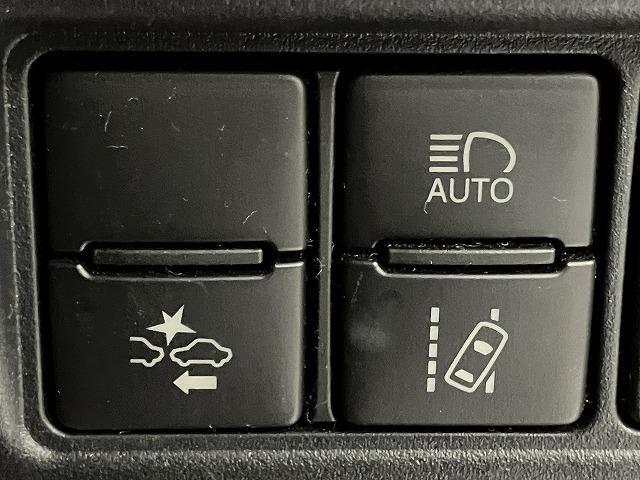 ノア Ｓｉ　ダブルバイビーＩＩ　禁煙　トヨタセーフティセンス　プリクラッシュ　クルーズコントロール　クリアランスソナー　両側パワースライドドア　ＬＥＤヘッドライト　オートハイビーム　純正１６インチＡＷ　クロハーフレザーシート　ＥＴＣ（53枚目）