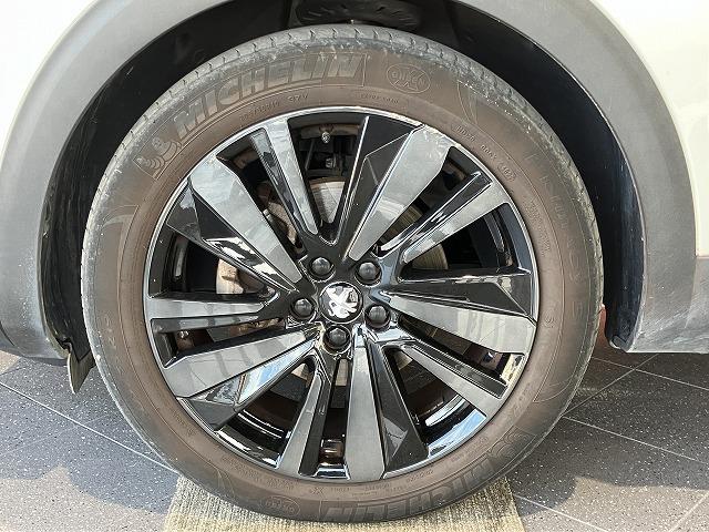 ５００８ ＧＴ　ブルーＨＤｉ　ブラックパック　禁煙車　サンルーフ　純正ディスプレイオーディオ　レーダークルーズ　クリアランスソナー　セーフティブレーキ　ブラインソスポットモニター　パノラミックビューモニター　パワーバックドア　パドルシフト　ＥＴＣ（27枚目）