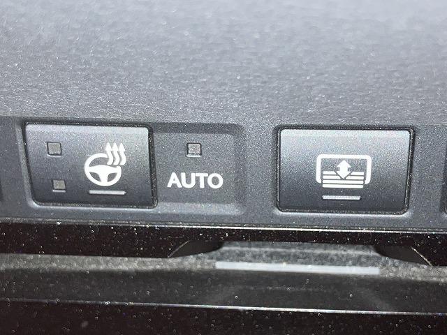 ＥＳ ＥＳ３００ｈ　バージョンＬ　禁煙車　トランクスポイラー　サンルーフ　レクサスセーフティ＋　パノラミックビューモニター　レーダークルーズ　クリアランスソナー　レーンキープ　ブラインドスポットモニター　黒本革エアシート　電動トランク（8枚目）