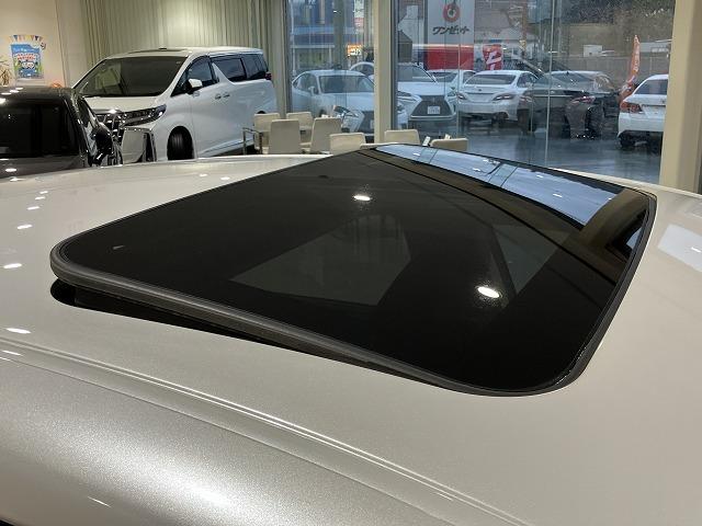 ＥＳ ＥＳ３００ｈ　バージョンＬ　禁煙車　トランクスポイラー　サンルーフ　レクサスセーフティ＋　パノラミックビューモニター　レーダークルーズ　クリアランスソナー　レーンキープ　ブラインドスポットモニター　黒本革エアシート　電動トランク（10枚目）