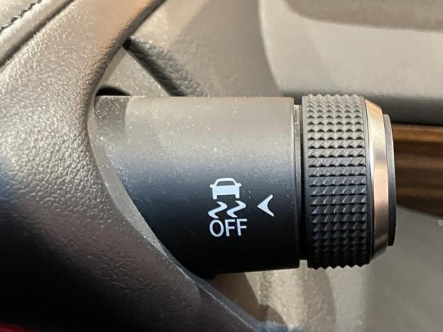 ＥＳ ＥＳ３００ｈ　バージョンＬ　禁煙車　トランクスポイラー　サンルーフ　レクサスセーフティ＋　パノラミックビューモニター　レーダークルーズ　クリアランスソナー　レーンキープ　ブラインドスポットモニター　黒本革エアシート　電動トランク（20枚目）