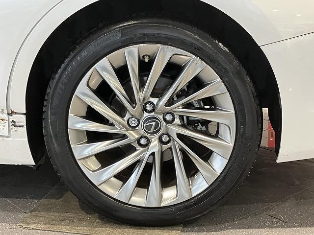 ＥＳ ＥＳ３００ｈ　バージョンＬ　禁煙車　トランクスポイラー　サンルーフ　レクサスセーフティ＋　パノラミックビューモニター　レーダークルーズ　クリアランスソナー　レーンキープ　ブラインドスポットモニター　黒本革エアシート　電動トランク（32枚目）