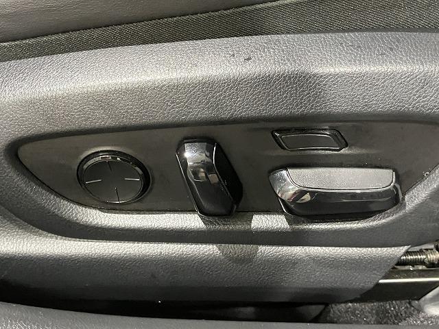 ＥＳ ＥＳ３００ｈ　バージョンＬ　禁煙車　トランクスポイラー　サンルーフ　レクサスセーフティ＋　パノラミックビューモニター　レーダークルーズ　クリアランスソナー　レーンキープ　ブラインドスポットモニター　黒本革エアシート　電動トランク（35枚目）