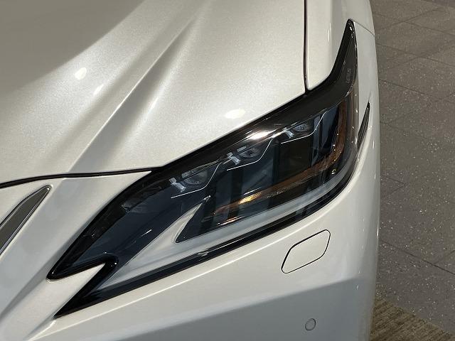 ＥＳ ＥＳ３００ｈ　バージョンＬ　禁煙車　トランクスポイラー　サンルーフ　レクサスセーフティ＋　パノラミックビューモニター　レーダークルーズ　クリアランスソナー　レーンキープ　ブラインドスポットモニター　黒本革エアシート　電動トランク（39枚目）