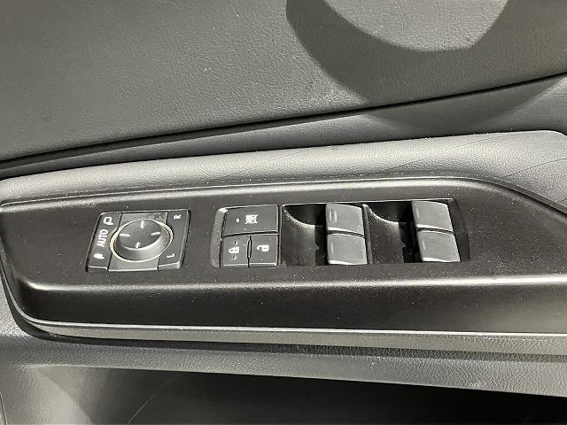 ＥＳ ＥＳ３００ｈ　バージョンＬ　禁煙車　トランクスポイラー　サンルーフ　レクサスセーフティ＋　パノラミックビューモニター　レーダークルーズ　クリアランスソナー　レーンキープ　ブラインドスポットモニター　黒本革エアシート　電動トランク（45枚目）