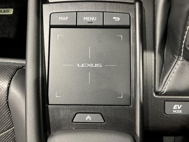 ＥＳ ＥＳ３００ｈ　バージョンＬ　禁煙車　トランクスポイラー　サンルーフ　レクサスセーフティ＋　パノラミックビューモニター　レーダークルーズ　クリアランスソナー　レーンキープ　ブラインドスポットモニター　黒本革エアシート　電動トランク（52枚目）