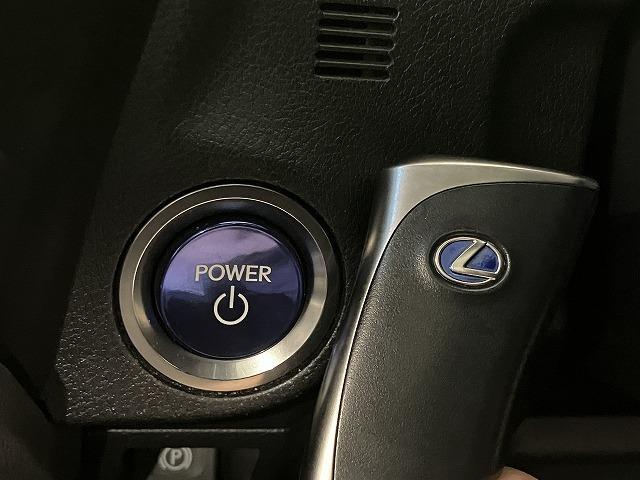 ＥＳ ＥＳ３００ｈ　バージョンＬ　禁煙車　トランクスポイラー　サンルーフ　レクサスセーフティ＋　パノラミックビューモニター　レーダークルーズ　クリアランスソナー　レーンキープ　ブラインドスポットモニター　黒本革エアシート　電動トランク（61枚目）
