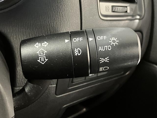 ＣＸ－５ ＸＤ　Ｌパッケージ　禁煙車　４ＷＤ　クルーズコントロール　スマートシティブレーキ　ブラインドスポットモニター　黒本革エアシート　パワーシート　シートヒーター　ＨＩＤヘッドライト　オートライト　純正１９インチＡＷ（14枚目）