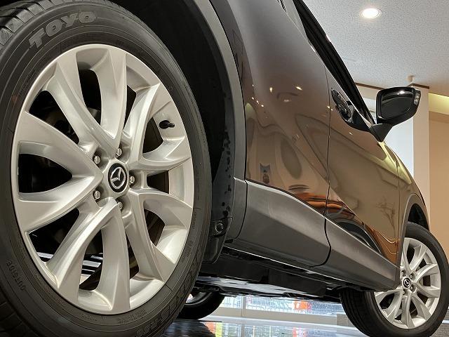 ＣＸ－５ ＸＤ　Ｌパッケージ　禁煙車　４ＷＤ　クルーズコントロール　スマートシティブレーキ　ブラインドスポットモニター　黒本革エアシート　パワーシート　シートヒーター　ＨＩＤヘッドライト　オートライト　純正１９インチＡＷ（29枚目）