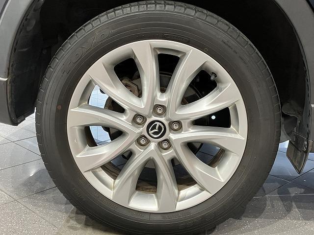 ＣＸ－５ ＸＤ　Ｌパッケージ　禁煙車　４ＷＤ　クルーズコントロール　スマートシティブレーキ　ブラインドスポットモニター　黒本革エアシート　パワーシート　シートヒーター　ＨＩＤヘッドライト　オートライト　純正１９インチＡＷ（34枚目）