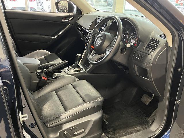 ＣＸ－５ ＸＤ　Ｌパッケージ　禁煙車　４ＷＤ　クルーズコントロール　スマートシティブレーキ　ブラインドスポットモニター　黒本革エアシート　パワーシート　シートヒーター　ＨＩＤヘッドライト　オートライト　純正１９インチＡＷ（40枚目）