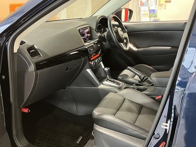 ＣＸ－５ ＸＤ　Ｌパッケージ　禁煙車　４ＷＤ　クルーズコントロール　スマートシティブレーキ　ブラインドスポットモニター　黒本革エアシート　パワーシート　シートヒーター　ＨＩＤヘッドライト　オートライト　純正１９インチＡＷ（51枚目）