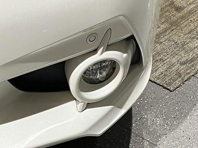 クラウンハイブリッド アスリートＳ　ブラックスタイル　サンルーフ　テラロッサ本革エアシート　アドバントパッケージ　レーダークルーズ　クリアランスソナー　プリクラッシュ　バックモニター　パワーシート　純正１８インチスパッタリングＡＷ　オートライト　ＥＴＣ（41枚目）