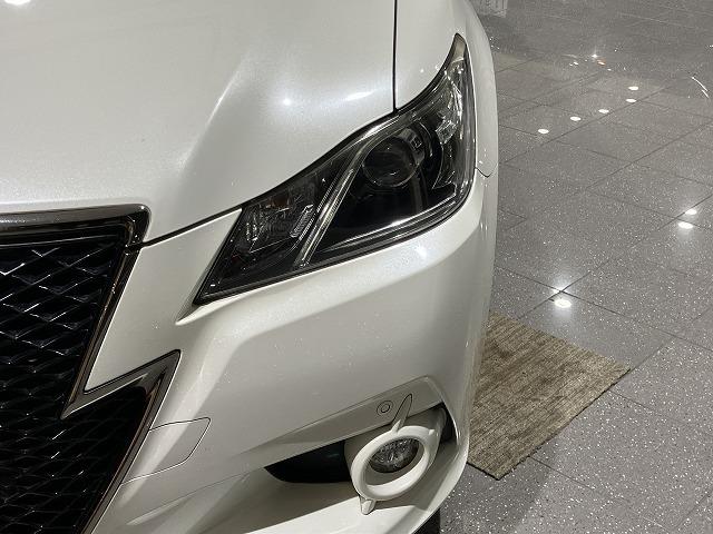 クラウンハイブリッド アスリートＳ　ブラックスタイル　サンルーフ　テラロッサ本革エアシート　アドバントパッケージ　レーダークルーズ　クリアランスソナー　プリクラッシュ　バックモニター　パワーシート　純正１８インチスパッタリングＡＷ　オートライト　ＥＴＣ（42枚目）