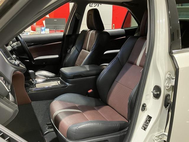 クラウンハイブリッド アスリートＳ　ブラックスタイル　サンルーフ　テラロッサ本革エアシート　アドバントパッケージ　レーダークルーズ　クリアランスソナー　プリクラッシュ　バックモニター　パワーシート　純正１８インチスパッタリングＡＷ　オートライト　ＥＴＣ（45枚目）