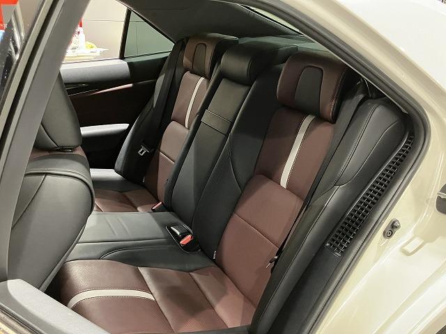 クラウンハイブリッド アスリートＳ　ブラックスタイル　サンルーフ　テラロッサ本革エアシート　アドバントパッケージ　レーダークルーズ　クリアランスソナー　プリクラッシュ　バックモニター　パワーシート　純正１８インチスパッタリングＡＷ　オートライト　ＥＴＣ（46枚目）