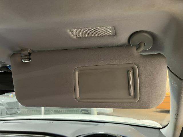 クラウンハイブリッド アスリートＳ　ブラックスタイル　サンルーフ　テラロッサ本革エアシート　アドバントパッケージ　レーダークルーズ　クリアランスソナー　プリクラッシュ　バックモニター　パワーシート　純正１８インチスパッタリングＡＷ　オートライト　ＥＴＣ（63枚目）