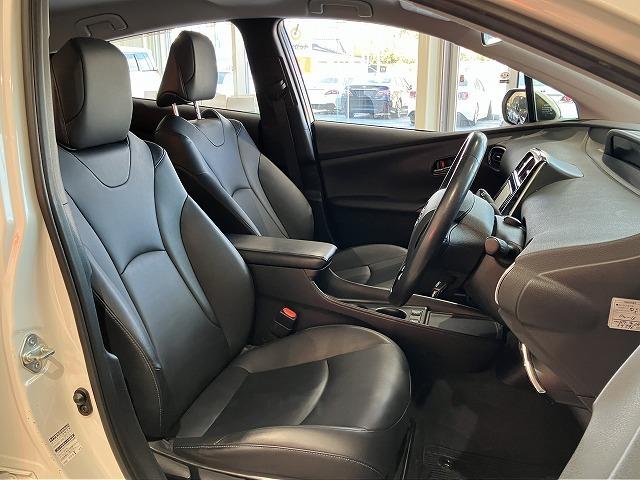 プリウス Ｓツーリングセレクション　禁煙車　モデリスタフルエアロ　モデリスタマフラー　純正ナビゲーション　トヨタセーフティセンス　プリクラッシュ　レーダークルーズ　クリアランスソナー　レーンキープ　オートハイビーム　黒合皮シート　ＥＴＣ（9枚目）