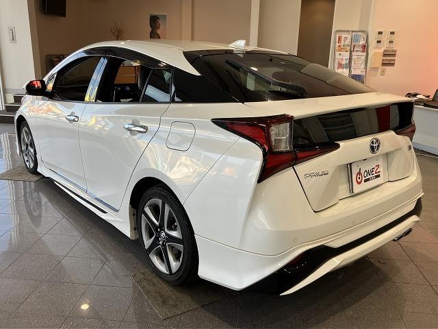 プリウス Ｓツーリングセレクション　禁煙車　モデリスタフルエアロ　モデリスタマフラー　純正ナビゲーション　トヨタセーフティセンス　プリクラッシュ　レーダークルーズ　クリアランスソナー　レーンキープ　オートハイビーム　黒合皮シート　ＥＴＣ（18枚目）