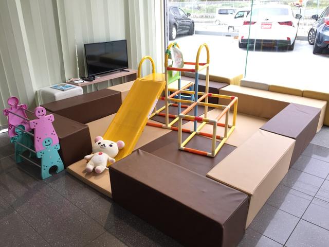 プリウス Ｓツーリングセレクション　禁煙車　モデリスタフルエアロ　モデリスタマフラー　純正ナビゲーション　トヨタセーフティセンス　プリクラッシュ　レーダークルーズ　クリアランスソナー　レーンキープ　オートハイビーム　黒合皮シート　ＥＴＣ（22枚目）