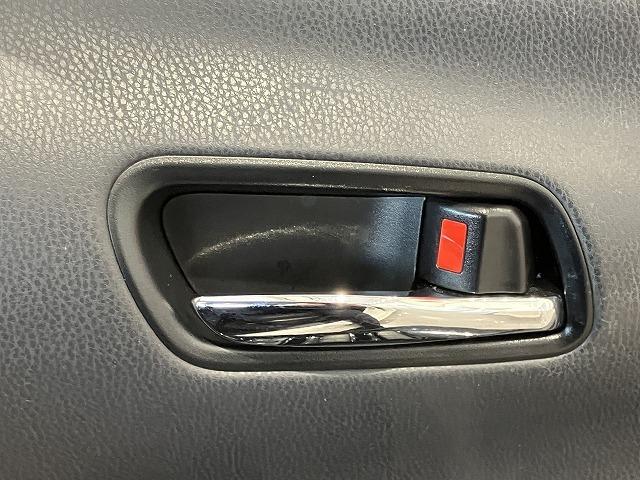 プリウス Ｓツーリングセレクション　禁煙車　モデリスタフルエアロ　モデリスタマフラー　純正ナビゲーション　トヨタセーフティセンス　プリクラッシュ　レーダークルーズ　クリアランスソナー　レーンキープ　オートハイビーム　黒合皮シート　ＥＴＣ（50枚目）