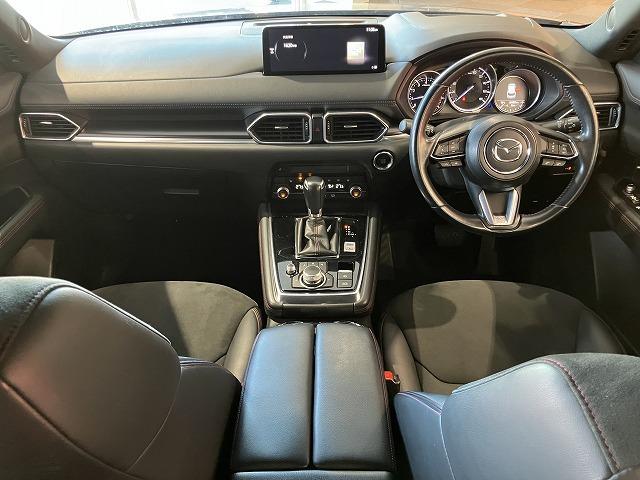 ＣＸ－８ ２５Ｓ　ブラックトーンエディション　ワンオーナー　禁煙車　ルーフレール　サイドガーニッシュ　メーカーナビゲーション　３６０°ビューモニター　レーダークルーズ　クリアランスソナー　ブラインドスポットモニター　クロハーフレザーシート　ＥＴＣ（3枚目）