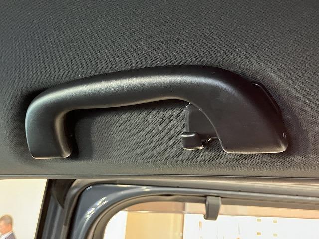 ＣＸ－８ ２５Ｓ　ブラックトーンエディション　ワンオーナー　禁煙車　ルーフレール　サイドガーニッシュ　メーカーナビゲーション　３６０°ビューモニター　レーダークルーズ　クリアランスソナー　ブラインドスポットモニター　クロハーフレザーシート　ＥＴＣ（63枚目）