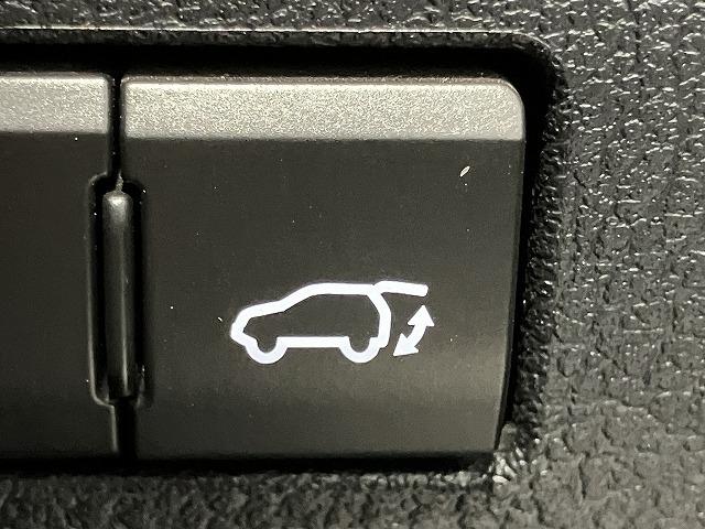 ＮＸ ＮＸ３００　Ｉパッケージ　禁煙車　パノラマルーフ　ブラインドスポットモニター　パーキングサポート　リアクロストラフィックアラート　レクサスセーフティ＋　レーダークルーズ　クリアランスソナー　プリクラッシュ　オートハイビーム（8枚目）