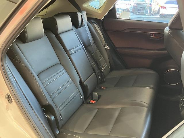 ＮＸ ＮＸ３００　Ｉパッケージ　禁煙車　パノラマルーフ　ブラインドスポットモニター　パーキングサポート　リアクロストラフィックアラート　レクサスセーフティ＋　レーダークルーズ　クリアランスソナー　プリクラッシュ　オートハイビーム（16枚目）