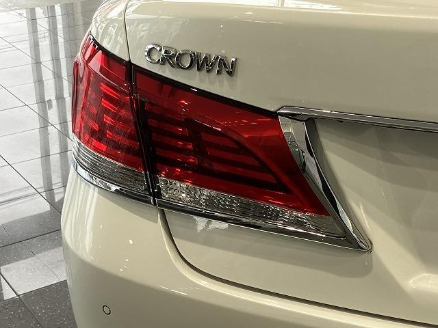 クラウンマジェスタ Ｆバージョン　禁煙　サンルーフ　パノラミックビューモニタ　１８インチＡＷ　プリクラッシュ　レーダークルーズ　クリアランスソナー　ブラインドスポットモニター　黒本革エアシート　メモリパワーシート　電動リアサンシェード（31枚目）