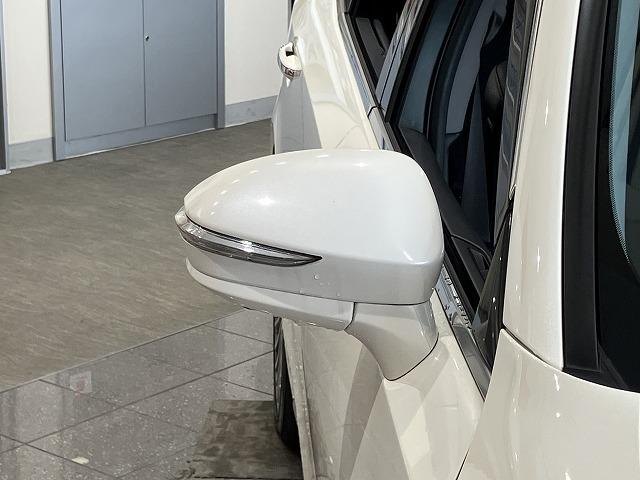 クラウンマジェスタ Ｆバージョン　禁煙　サンルーフ　パノラミックビューモニタ　１８インチＡＷ　プリクラッシュ　レーダークルーズ　クリアランスソナー　ブラインドスポットモニター　黒本革エアシート　メモリパワーシート　電動リアサンシェード（42枚目）