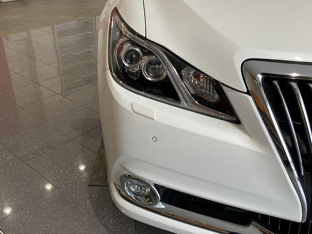 クラウンマジェスタ Ｆバージョン　禁煙　サンルーフ　パノラミックビューモニタ　１８インチＡＷ　プリクラッシュ　レーダークルーズ　クリアランスソナー　ブラインドスポットモニター　黒本革エアシート　メモリパワーシート　電動リアサンシェード（45枚目）