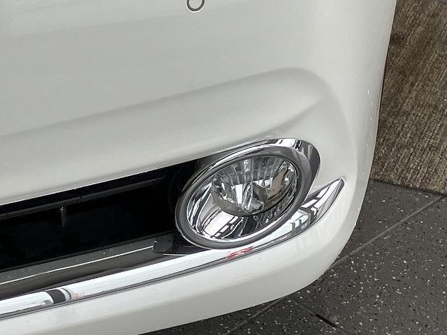 クラウンマジェスタ Ｆバージョン　禁煙　サンルーフ　パノラミックビューモニタ　１８インチＡＷ　プリクラッシュ　レーダークルーズ　クリアランスソナー　ブラインドスポットモニター　黒本革エアシート　メモリパワーシート　電動リアサンシェード（48枚目）