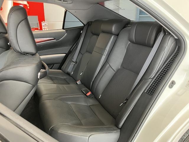 クラウンマジェスタ Ｆバージョン　禁煙　サンルーフ　パノラミックビューモニタ　１８インチＡＷ　プリクラッシュ　レーダークルーズ　クリアランスソナー　ブラインドスポットモニター　黒本革エアシート　メモリパワーシート　電動リアサンシェード（53枚目）