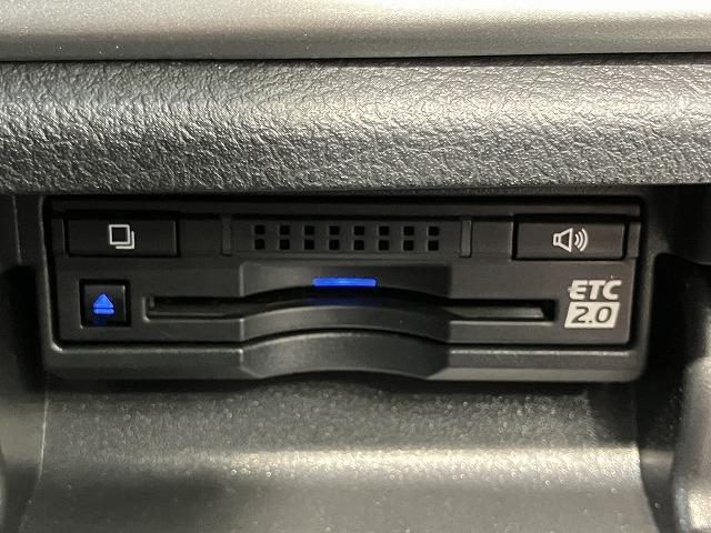 クラウンマジェスタ Ｆバージョン　禁煙　サンルーフ　パノラミックビューモニタ　１８インチＡＷ　プリクラッシュ　レーダークルーズ　クリアランスソナー　ブラインドスポットモニター　黒本革エアシート　メモリパワーシート　電動リアサンシェード（58枚目）