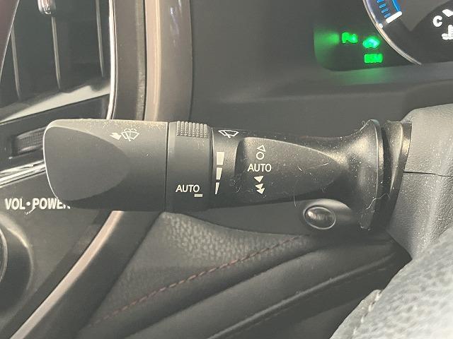 クラウンマジェスタ Ｆバージョン　禁煙　サンルーフ　パノラミックビューモニタ　１８インチＡＷ　プリクラッシュ　レーダークルーズ　クリアランスソナー　ブラインドスポットモニター　黒本革エアシート　メモリパワーシート　電動リアサンシェード（64枚目）