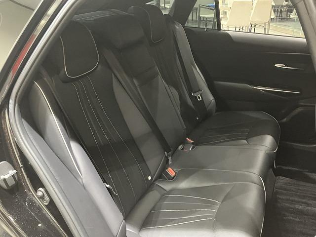 クラウン ＲＳ　アドバンス　禁煙　サンルーフ　パノラミックビューモニタ　デジタルインナーミラー　レザーシートパッケージ　黒本革エアシート　ＡＣ１００Ｖ　トヨタセーフティセンス　プリクラッシュ　レーダークルーズ　クリアランスソナー（10枚目）