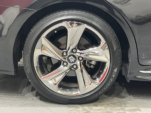 クラウン ＲＳ　アドバンス　禁煙　サンルーフ　パノラミックビューモニタ　デジタルインナーミラー　レザーシートパッケージ　黒本革エアシート　ＡＣ１００Ｖ　トヨタセーフティセンス　プリクラッシュ　レーダークルーズ　クリアランスソナー（30枚目）