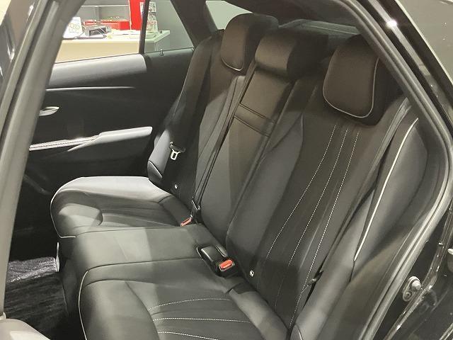 クラウン ＲＳ　アドバンス　禁煙　サンルーフ　パノラミックビューモニタ　デジタルインナーミラー　レザーシートパッケージ　黒本革エアシート　ＡＣ１００Ｖ　トヨタセーフティセンス　プリクラッシュ　レーダークルーズ　クリアランスソナー（52枚目）